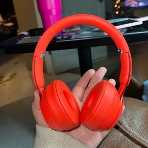 Beats Solo 3 wireless ear phones
